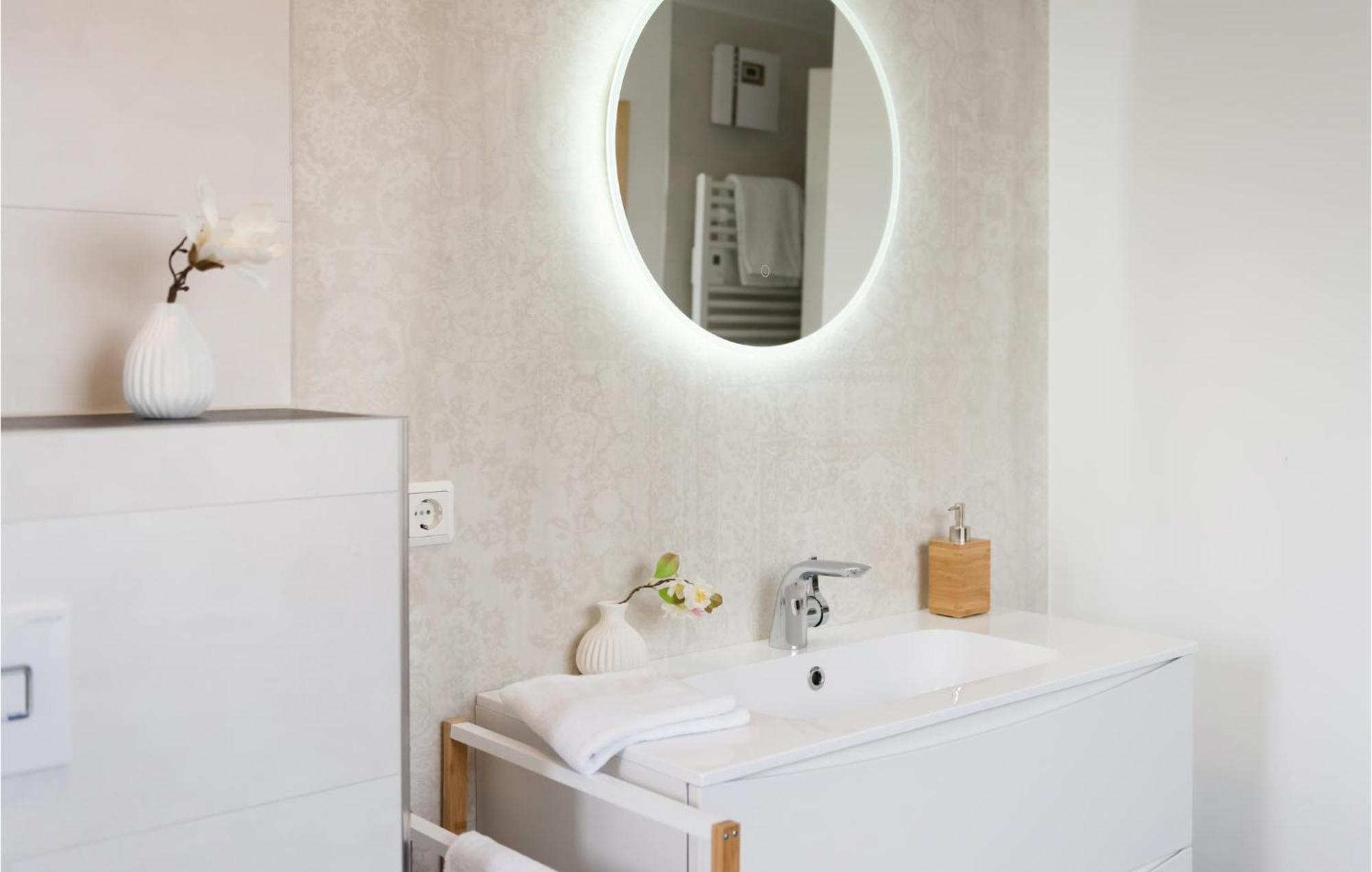 Amazing Apartment In Rechlin With Kitchen Dış mekan fotoğraf